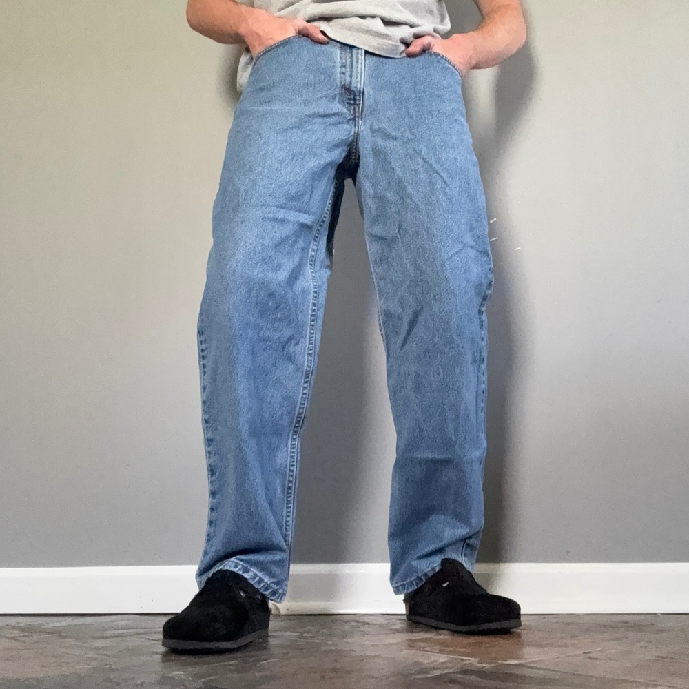 Vintage Light Wash Relaxed Fit Levi's 550 Jeans